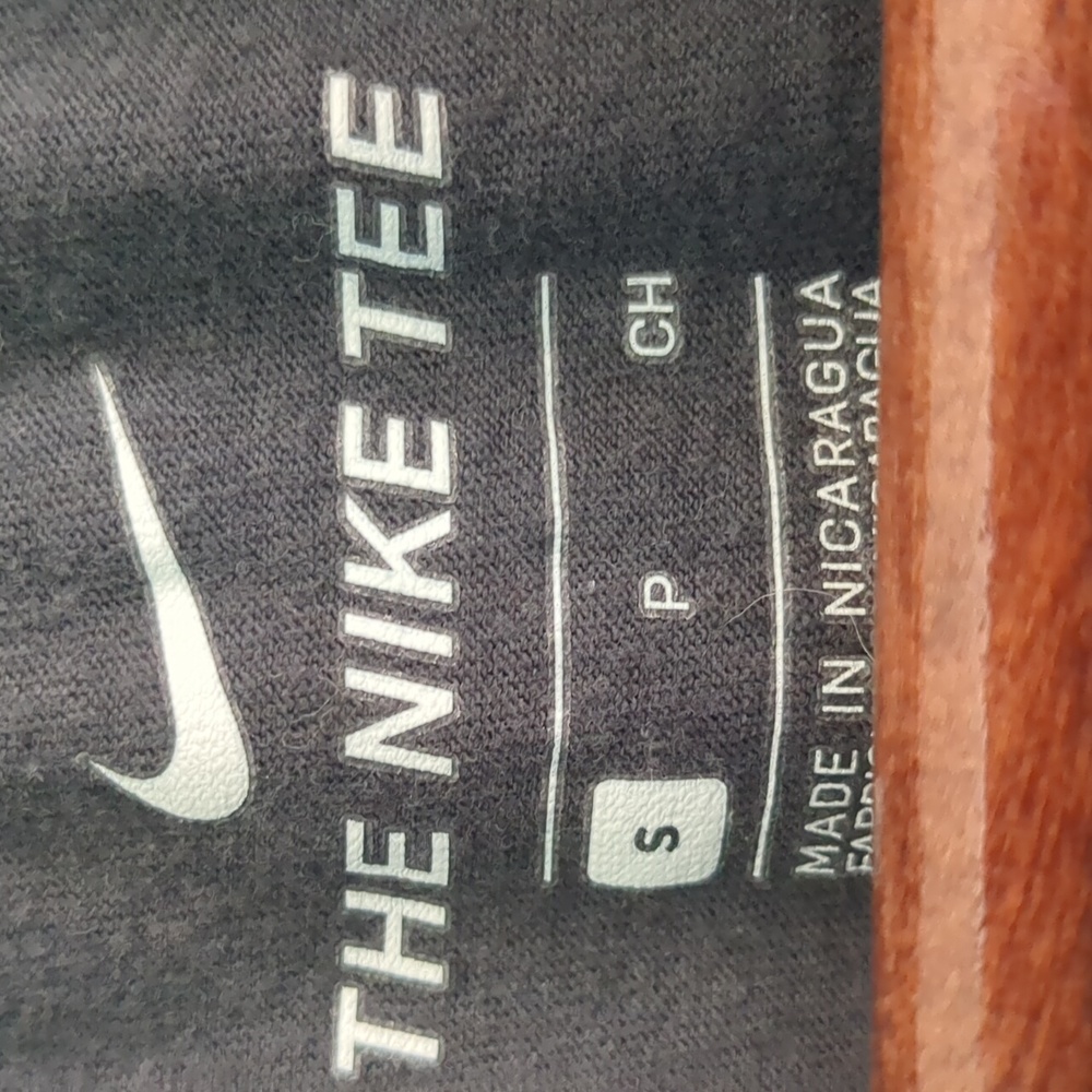 Nike air swoosh tshirt - Picture 3 of 3